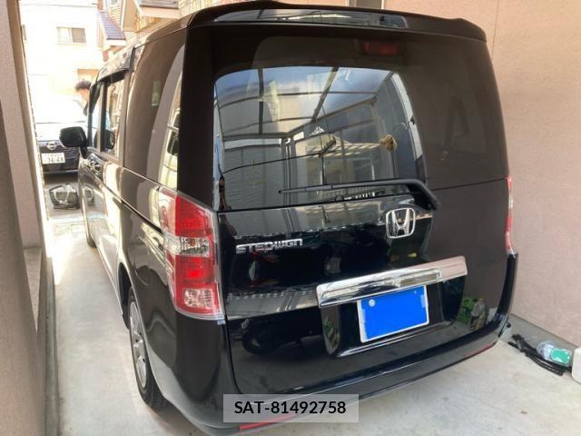 Honda e 2010-07 8337995-2