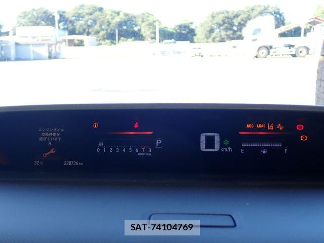 Honda e 2015-11 8355649-12