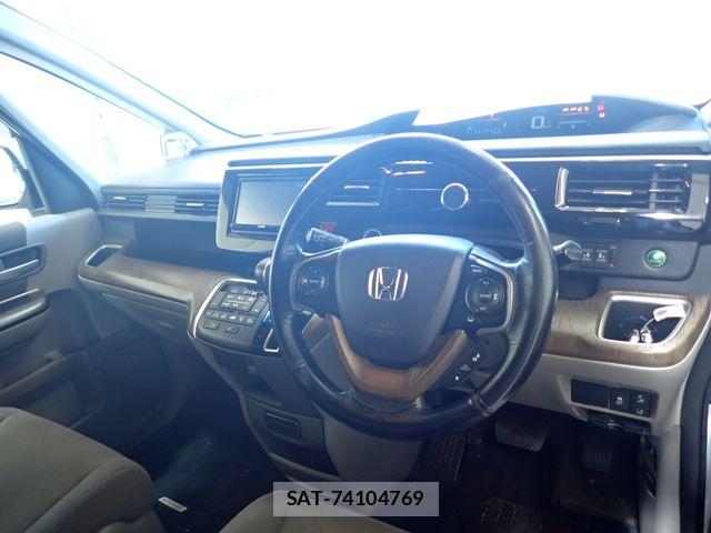 Honda e 2015-11 8355649-1