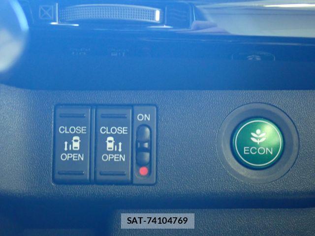 Honda e 2015-11 8355649-19