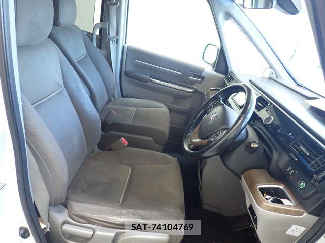 Honda e 2015-11 8355649-21
