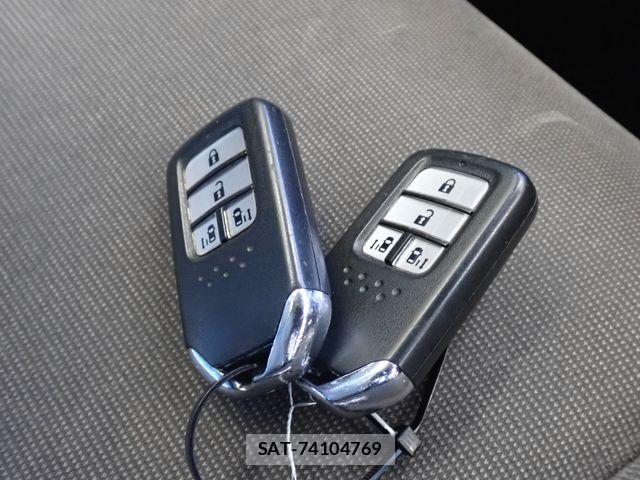 Honda e 2015-11 8355649-29