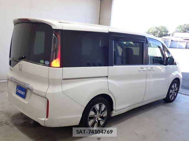 Honda e 2015-11 8355649-7