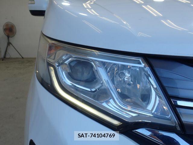Honda e 2015-11 8355649-8