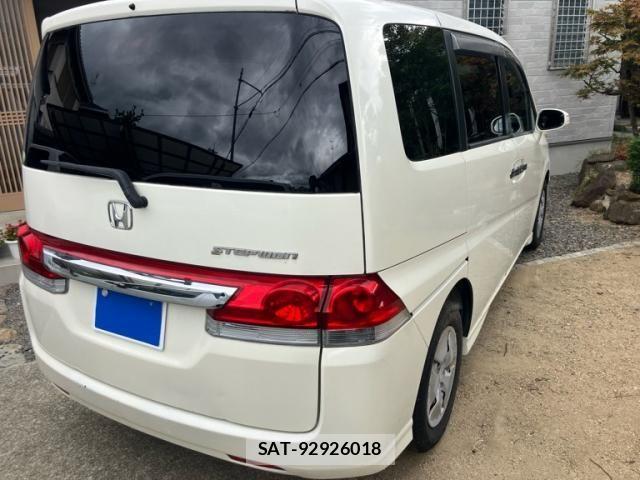Honda e 2007-06 8355652-4