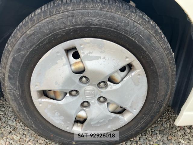 Honda e 2007-06 8355652-6