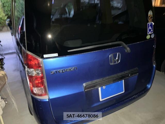 Honda e 2012-03 8368978-1