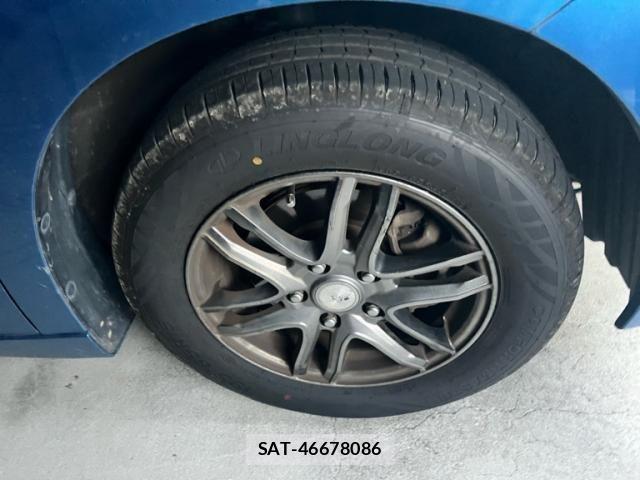 Honda e 2012-03 8368978-2