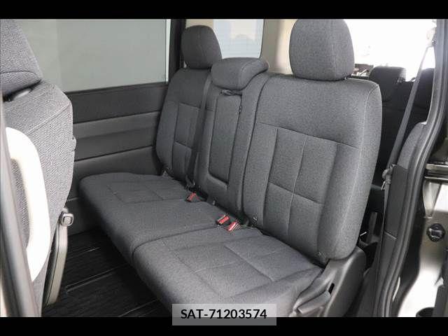 Honda e 2023-08 8368970-11