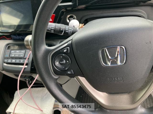 Honda e 2015-10 8368972-15