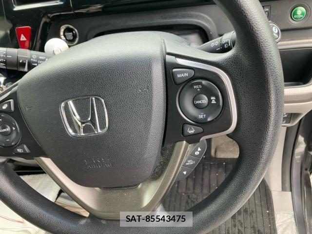 Honda e 2015-10 8368972-16