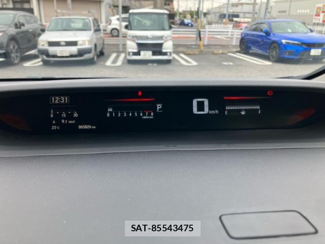Honda e 2015-10 8368972-20
