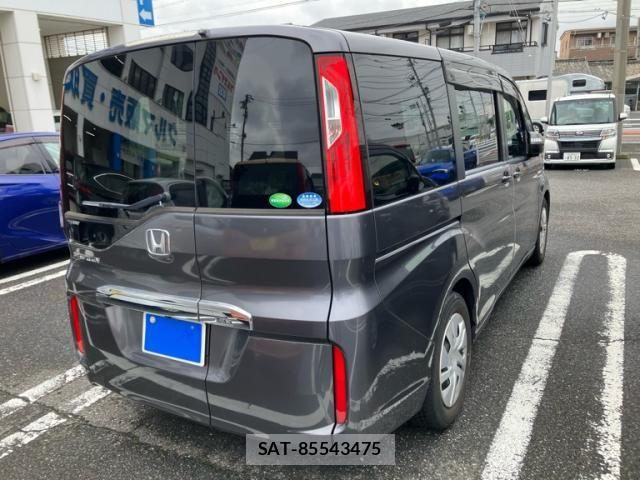 Honda e 2015-10 8368972-4