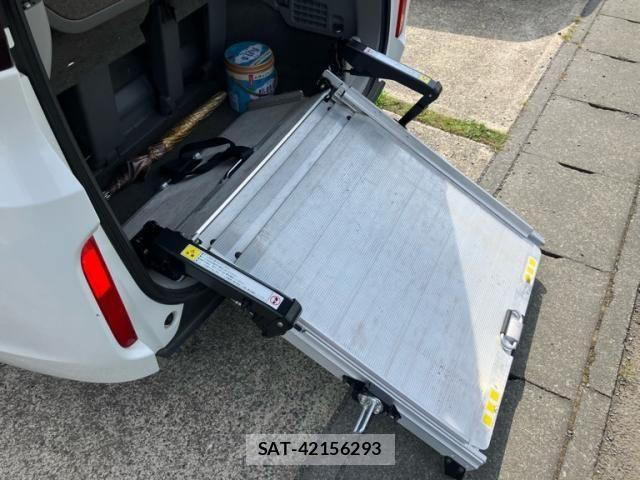 Honda e 2016-02 8368974-21