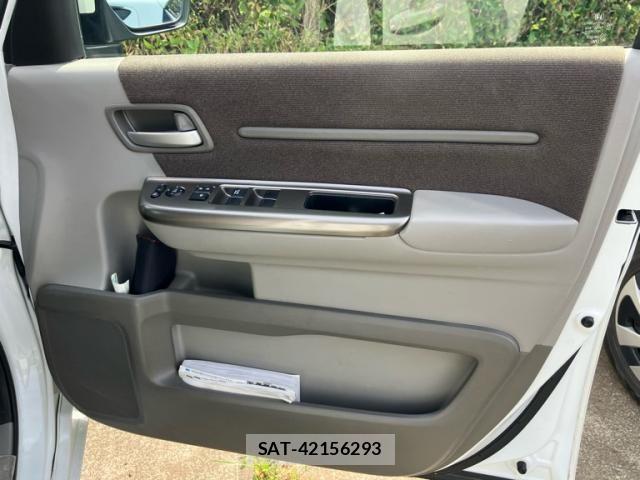 Honda e 2016-02 8368974-8
