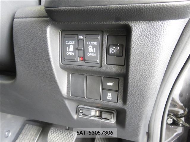 Honda e 2023-07 8368967-7