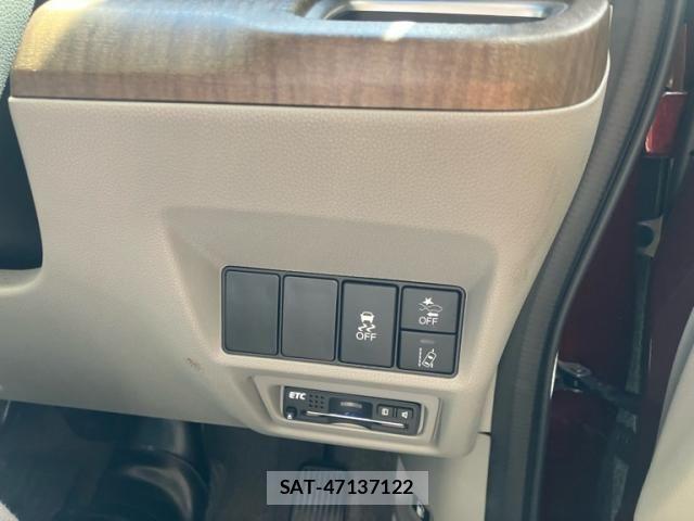 Honda e 2016-09 8368973-13