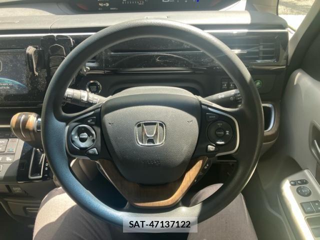 Honda e 2016-09 8368973-14