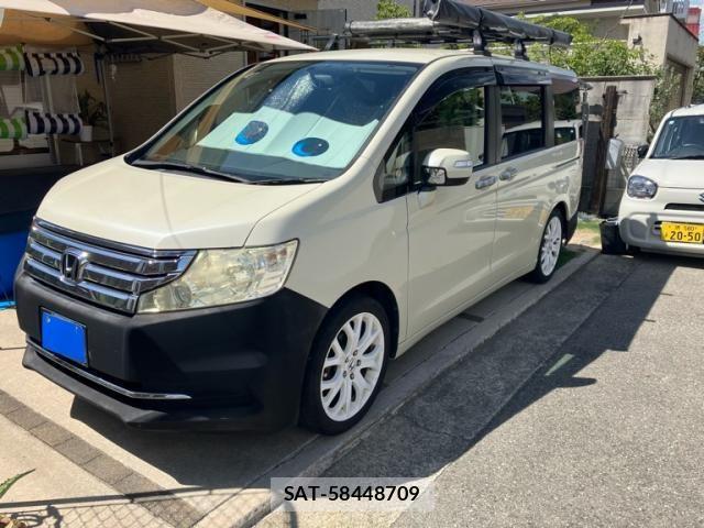 Honda e 2010-04 8368977-0