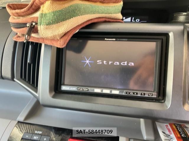 Honda e 2010-04 8368977-14