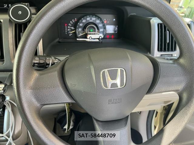 Honda e 2010-04 8368977-16