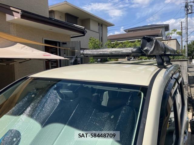 Honda e 2010-04 8368977-2