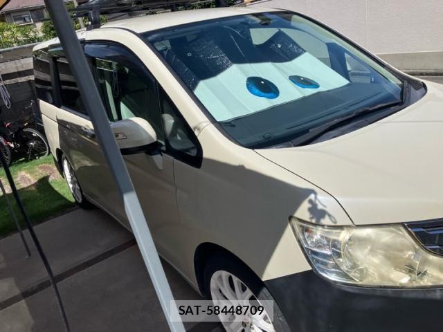 Honda e 2010-04 8368977-3