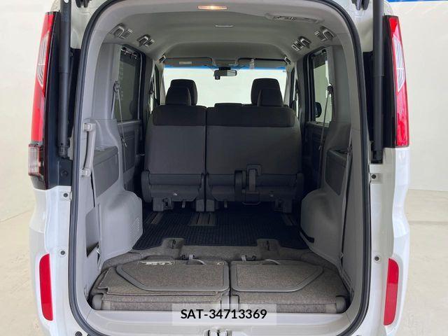 Honda e 2017-04 8368971-9