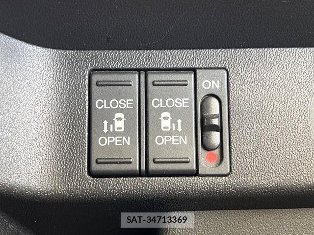 Honda e 2017-04 8368971-4