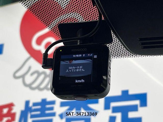 Honda e 2017-04 8368971-5