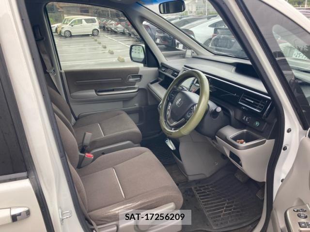 Honda e 2016-03 8368975-11