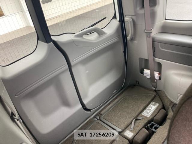 Honda e 2016-03 8368975-14