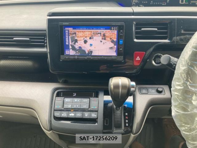 Honda e 2016-03 8368975-19