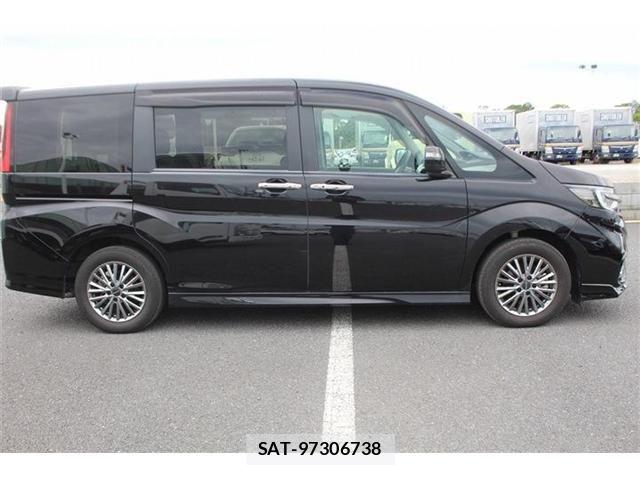 Honda e 2021-09 8372228-10