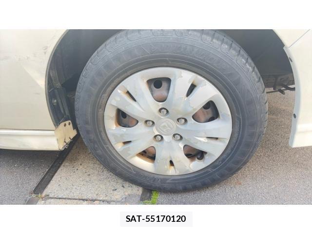 Honda e 2008-03 8372229-12