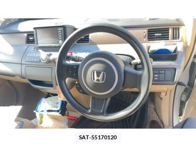 Honda e 2008-03 8372229-2