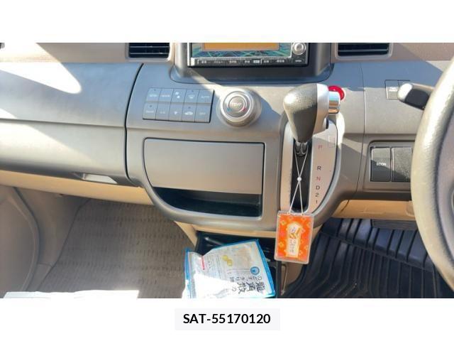 Honda e 2008-03 8372229-4