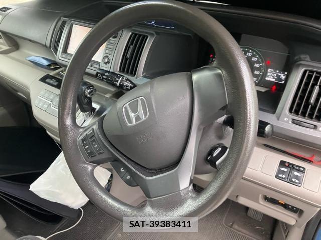 Honda e 2011-05 8415108-10