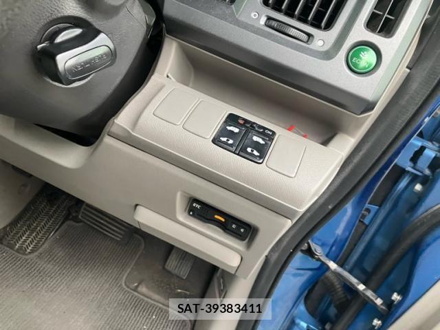 Honda e 2011-05 8415108-12