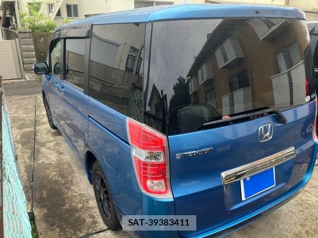 Honda e 2011-05 8415108-19