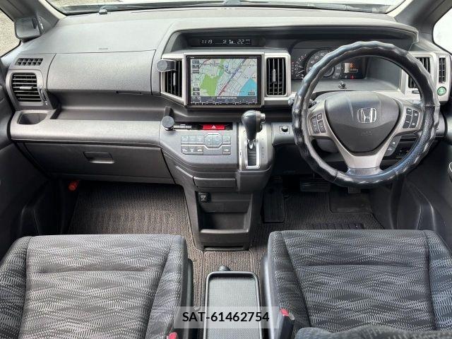 Honda e 2013-10 8415099-1