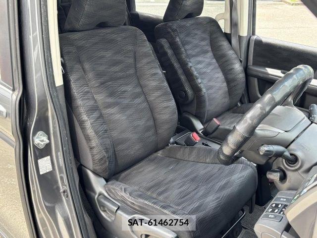 Honda e 2013-10 8415099-4