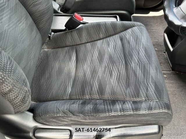 Honda e 2013-10 8415099-5