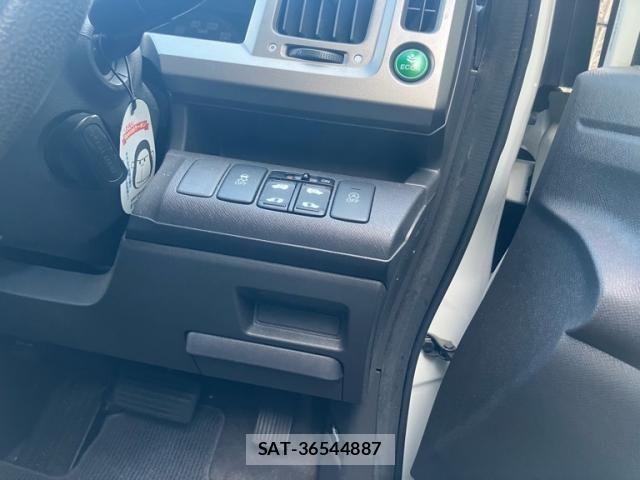 Honda e 2013-09 8415107-9