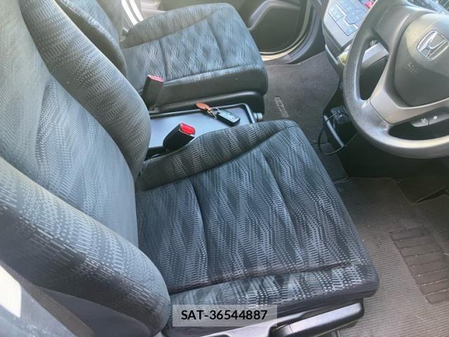 Honda e 2013-09 8415107-11