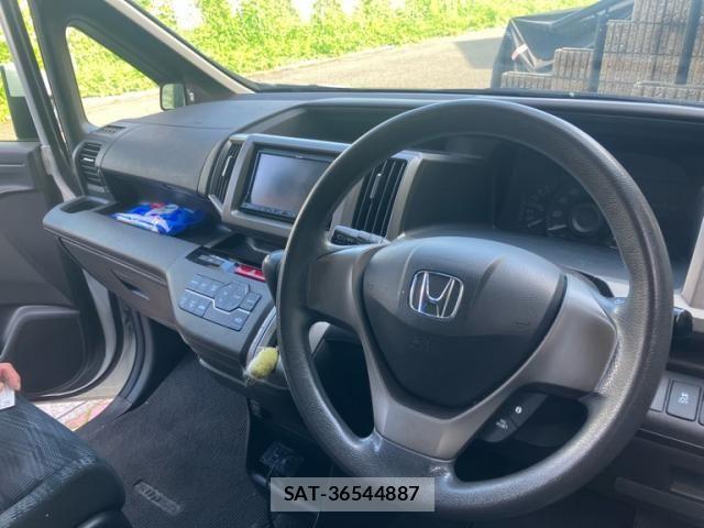 Honda e 2013-09 8415107-7