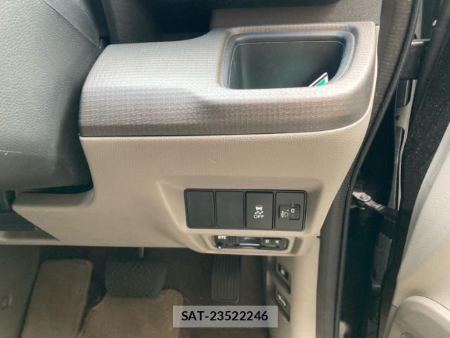 Honda e 2016-09 8415097-10