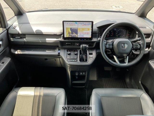 Honda e 2024-02 8415096-1