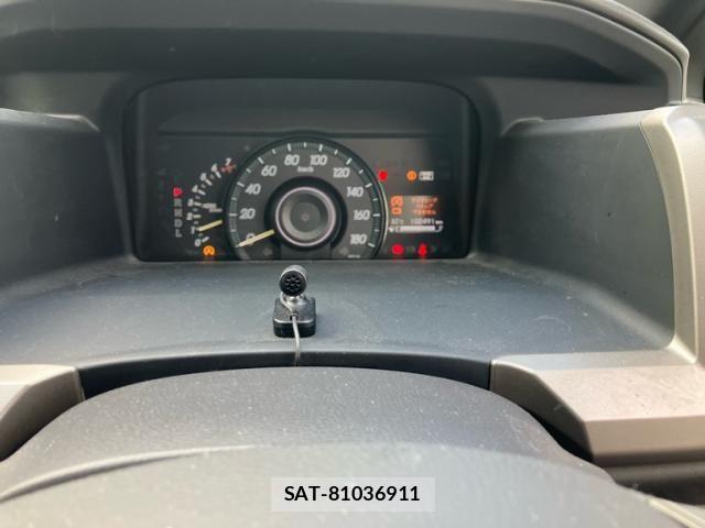Honda e 2012-12 8458506-13