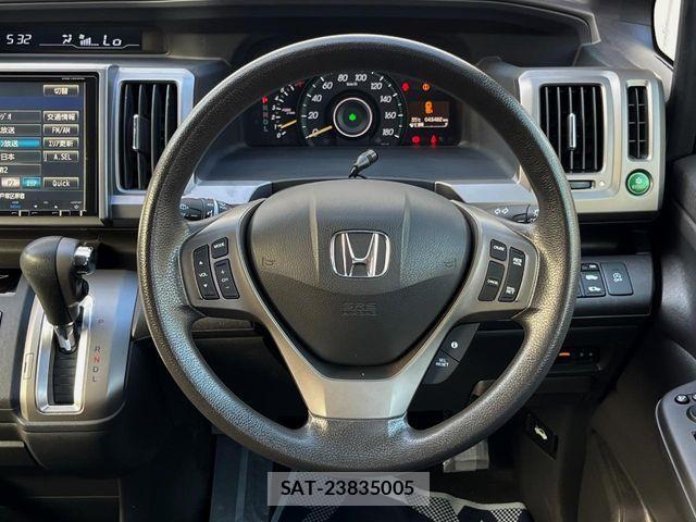 Honda e 2014-02 8527499-11
